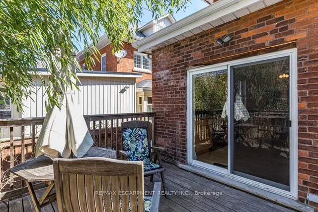 Additional image 46 of 24 Hyde Park Ave