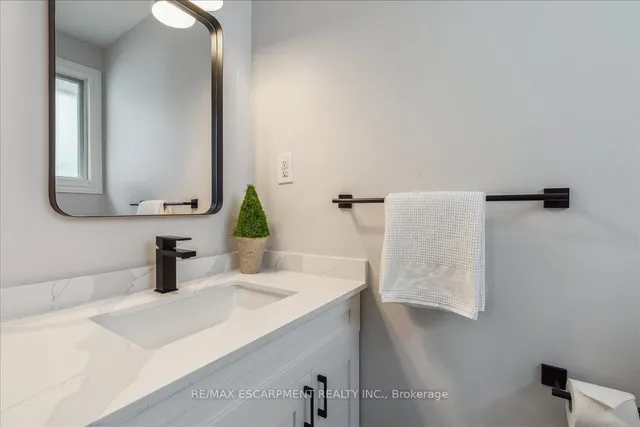 Additional image 18 of 32 Highland Park Dr