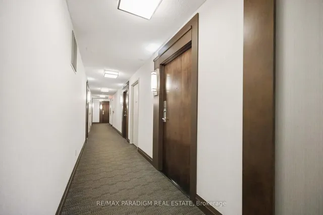 Additional image 3 of 16 Yonge St Unit 1713