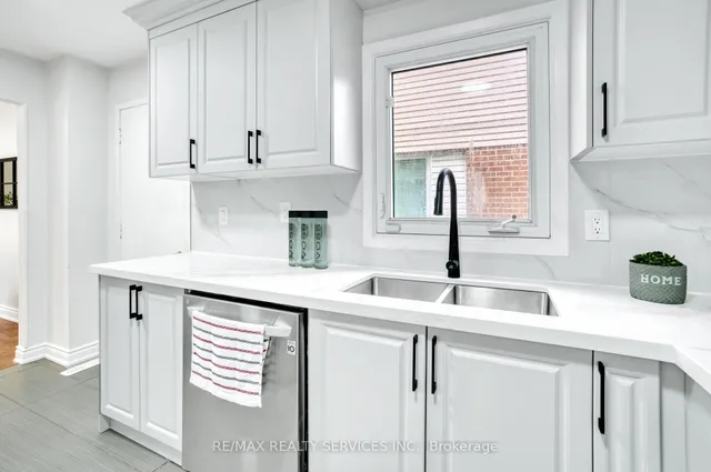 Additional image 18 of 8 Luminous Crt