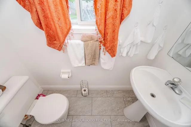 Additional image 16 of 71 Giraffe Ave