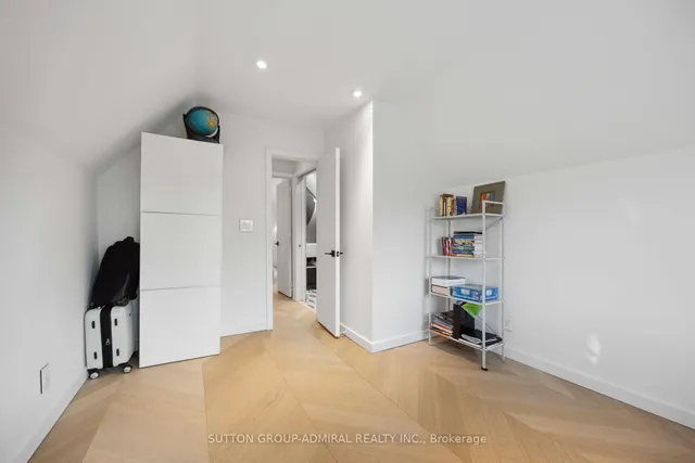 Additional image 33 of 427 Annette St