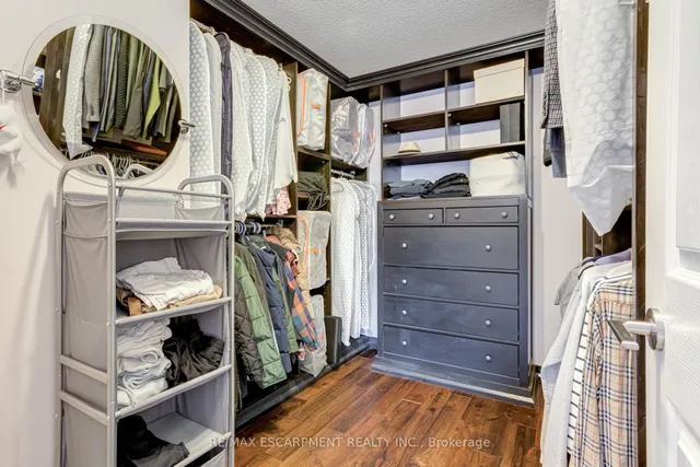 Additional image 37 of 7 Magenta Crt