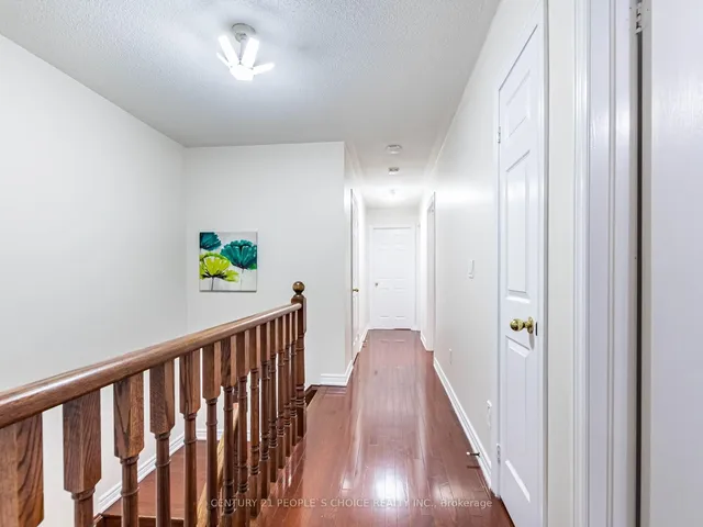 Additional image 22 of 74 Crystalview Cres