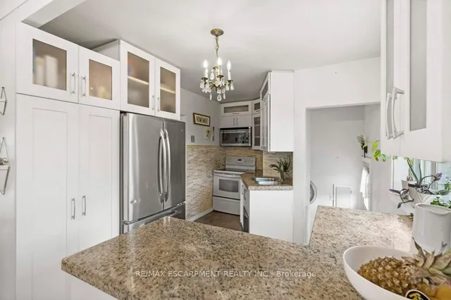 Additional image 14 of 630 Westview Ave