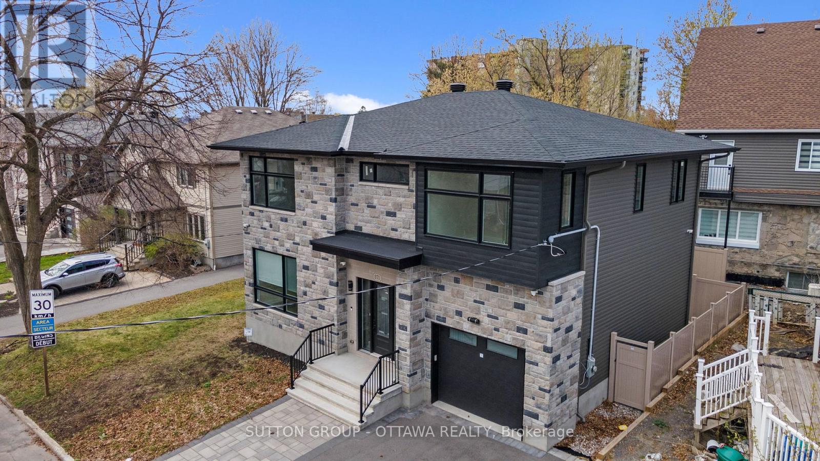 571 MUTUAL STREET|Ottawa, Ontario K1K1C5