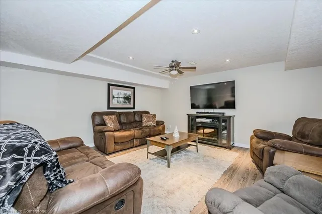 Additional image 42 of 4430 10 Sideroad