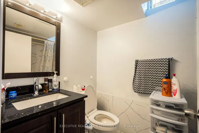 Additional image 32 of 3 Deforest Dr