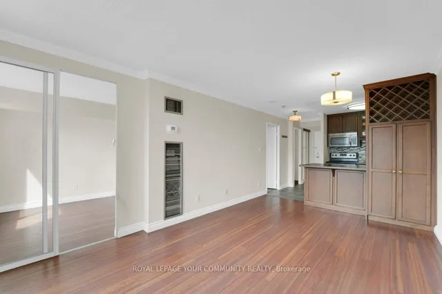 Additional image 18 of 633 Bay St Unit 2512