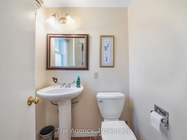 Additional image 16 of 2153 Devon Rd