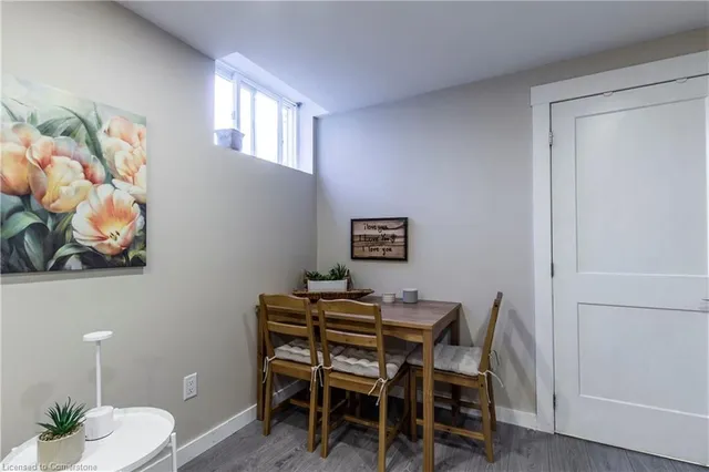 Additional image 36 of 112 Wexford Cres