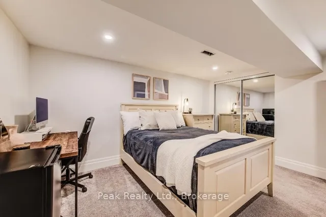 Additional image 31 of 76 Underhill Cres