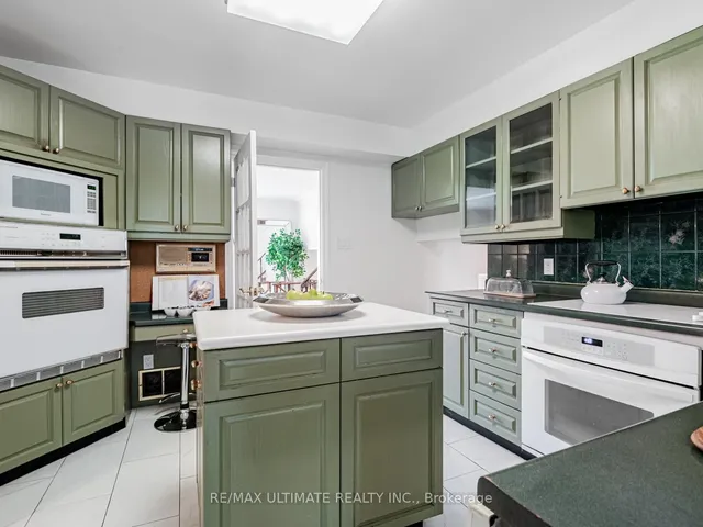 Additional image 26 of 206 Sloane Ave