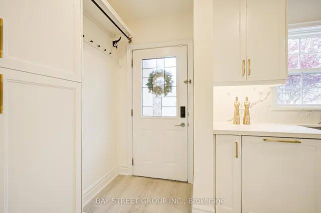 Additional image 3 of 102 Mossbrook Cres