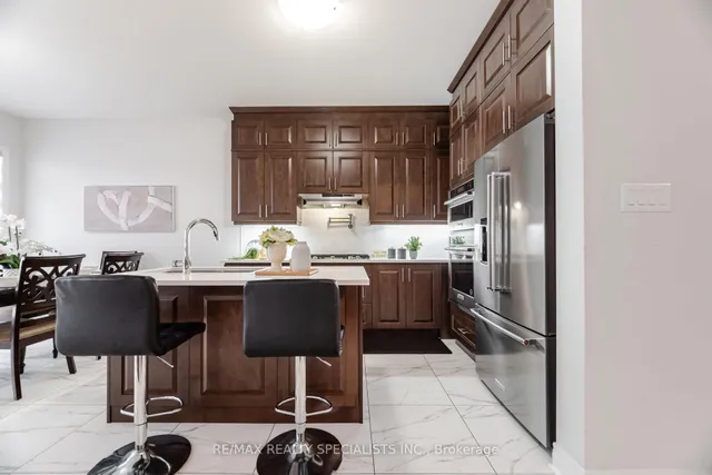 Additional image 10 of 15 Duxbury Rd