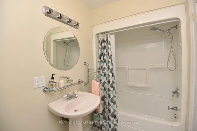 Additional image 25 of 364 Charlton Ave