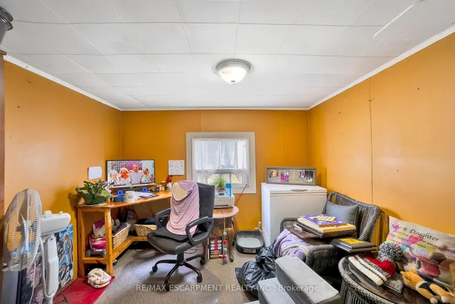 Additional image 13 of 426 WAVERLY St