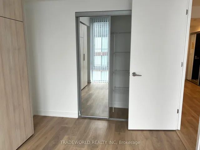 Additional image 10 of 501 Yonge St Unit 2403