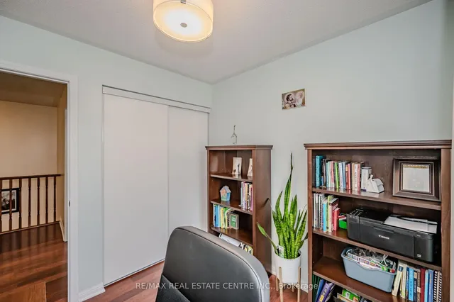 Additional image 22 of 47 Vanhorne Clse