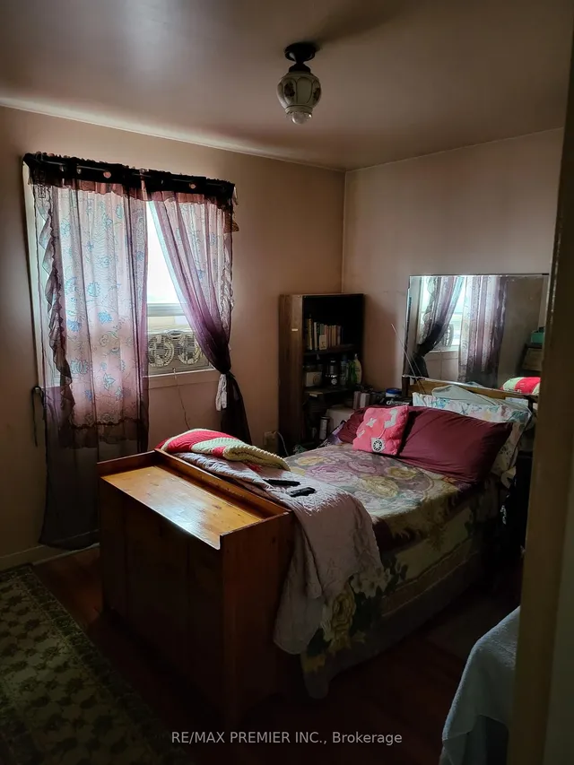 Additional image 10 of 53 Rosefair Cres