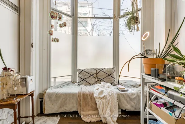 Additional image 16 of 915 King St Unit 208