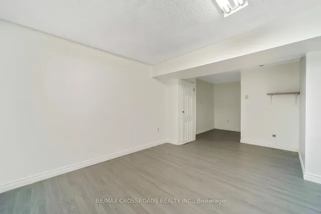 Additional image 27 of 32 Lighthall Cres