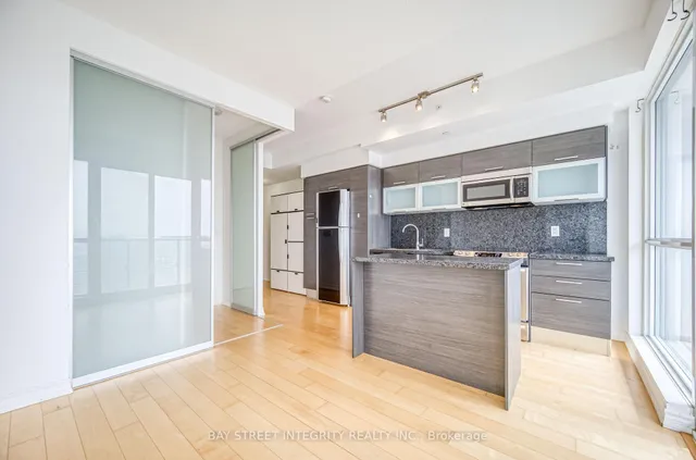 Additional image 13 of 386 Yonge St Unit 3414