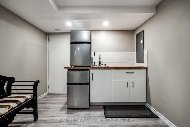 Additional image 36 of 19 Claudette Gate