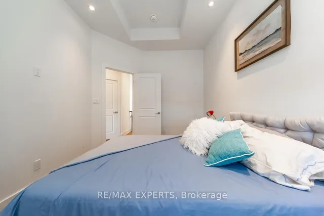 Additional image 34 of 68 Twenty Fourth St