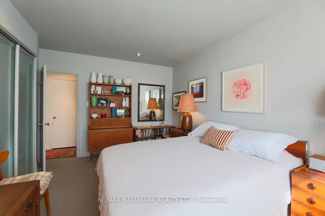 Additional image 23 of 30 Elm Ave Unit 212