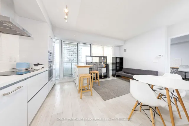 Additional image 4 of 2221 Yonge St Unit 3511