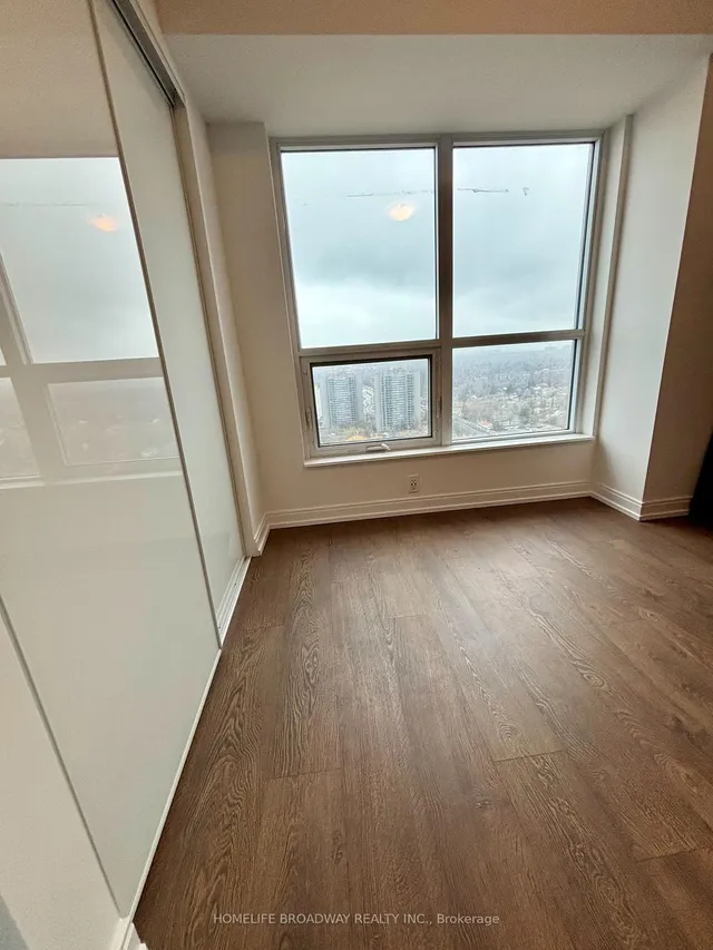 Additional image 12 of 275 Village Green Sq Unit 2718