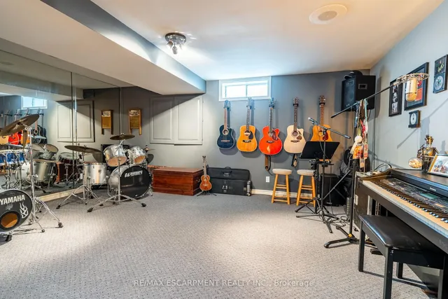 Additional image 28 of 27 Gladiola Dr