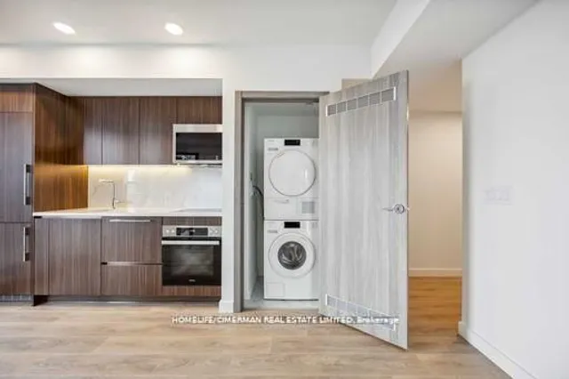 Additional image 3 of 38 Widmer St Unit 3907