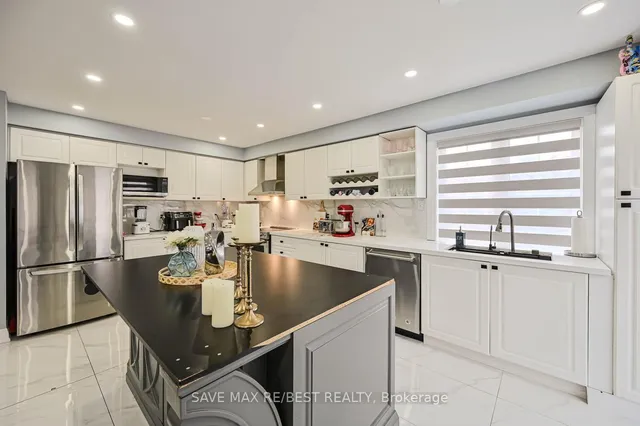 Additional image 17 of 29 Baccarat Cres