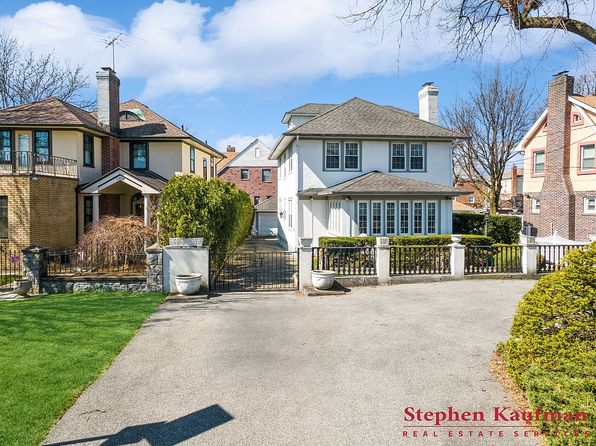 3350 Country Club Rd, Bronx, NY 10465