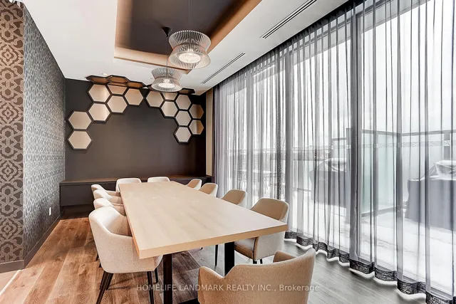 Additional image 4 of 159 Wellesley St Unit 401