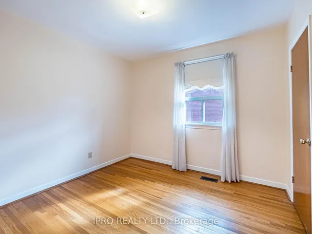 Additional image 28 of 43 Heman St