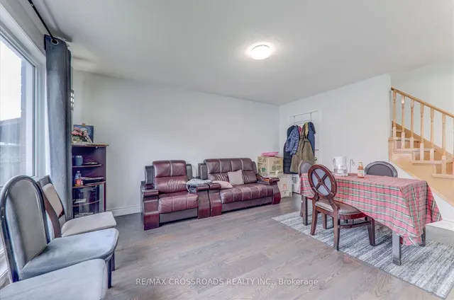 Additional image 7 of 19 Knotwood Cres