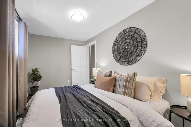 Additional image 23 of 161 RAY St