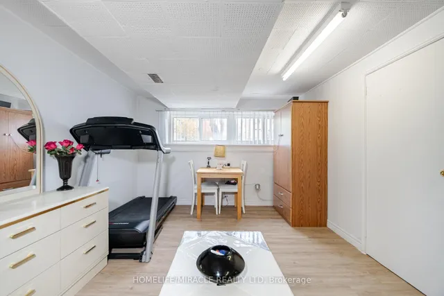 Additional image 33 of 11 Arrowsmith Ave