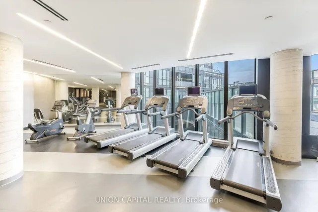 Additional image 17 of 51 East Liberty St Unit 1017