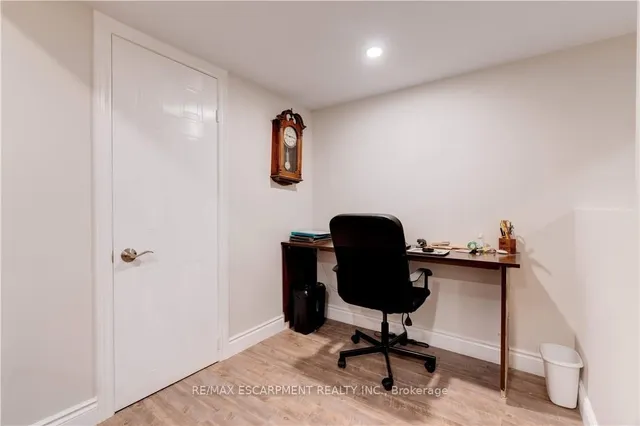 Additional image 34 of 2143 Clipper Cres