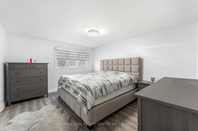 Additional image 22 of 44 Abelard Ave