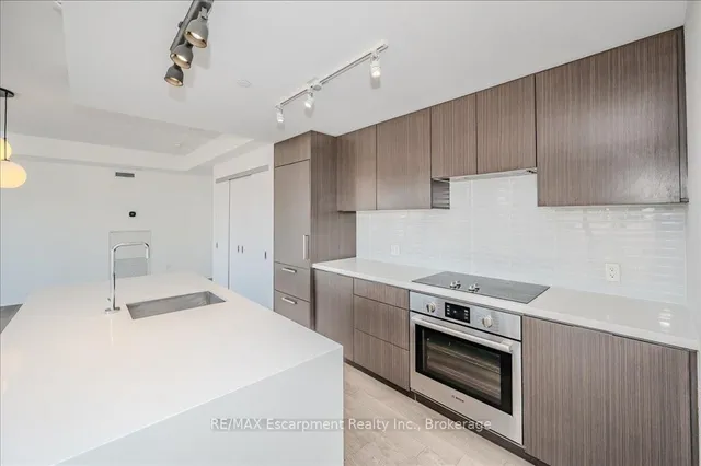 Additional image 11 of 60 Colborne St Unit 802