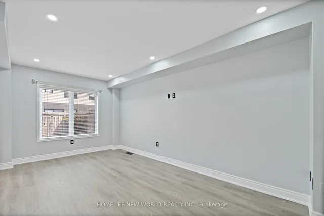 Additional image 6 of 4884 Capri Cres