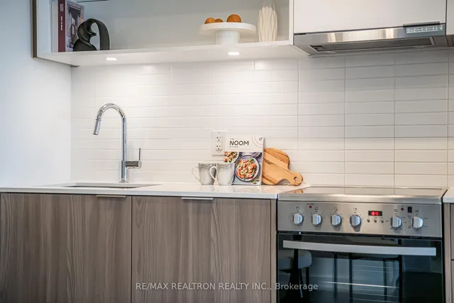 Additional image 34 of 159 Wellesley St Unit 2210