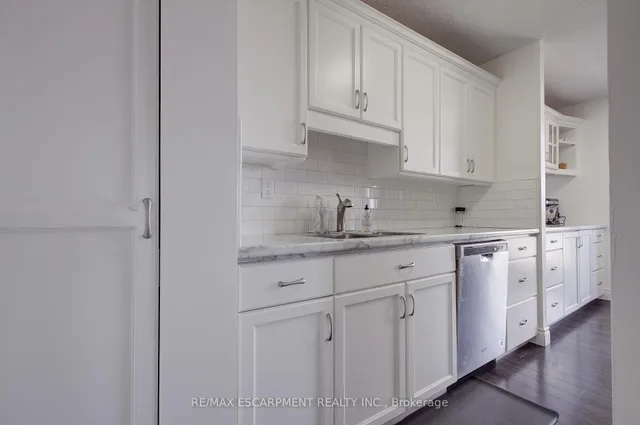 Additional image 10 of 222 Jackson St Unit 1406