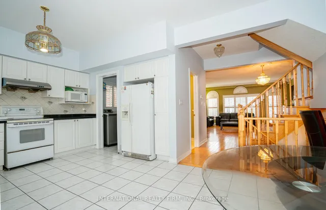 Additional image 7 of 8 Margaret Rose Crt