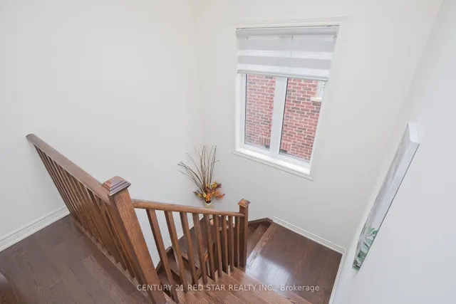 Additional image 28 of 633 Brisdale Dr